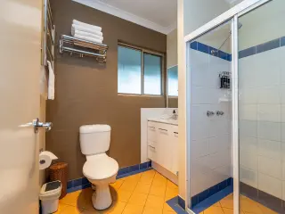 Goanna Cottage bathroom