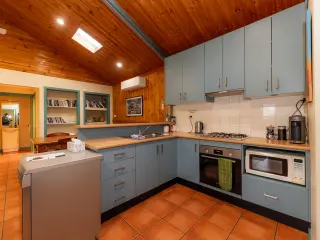 Scrbblygum Lodge kitchen
